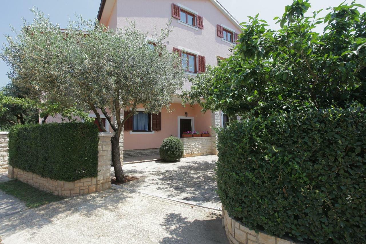Guest House Ljubica Medulin Exterior foto